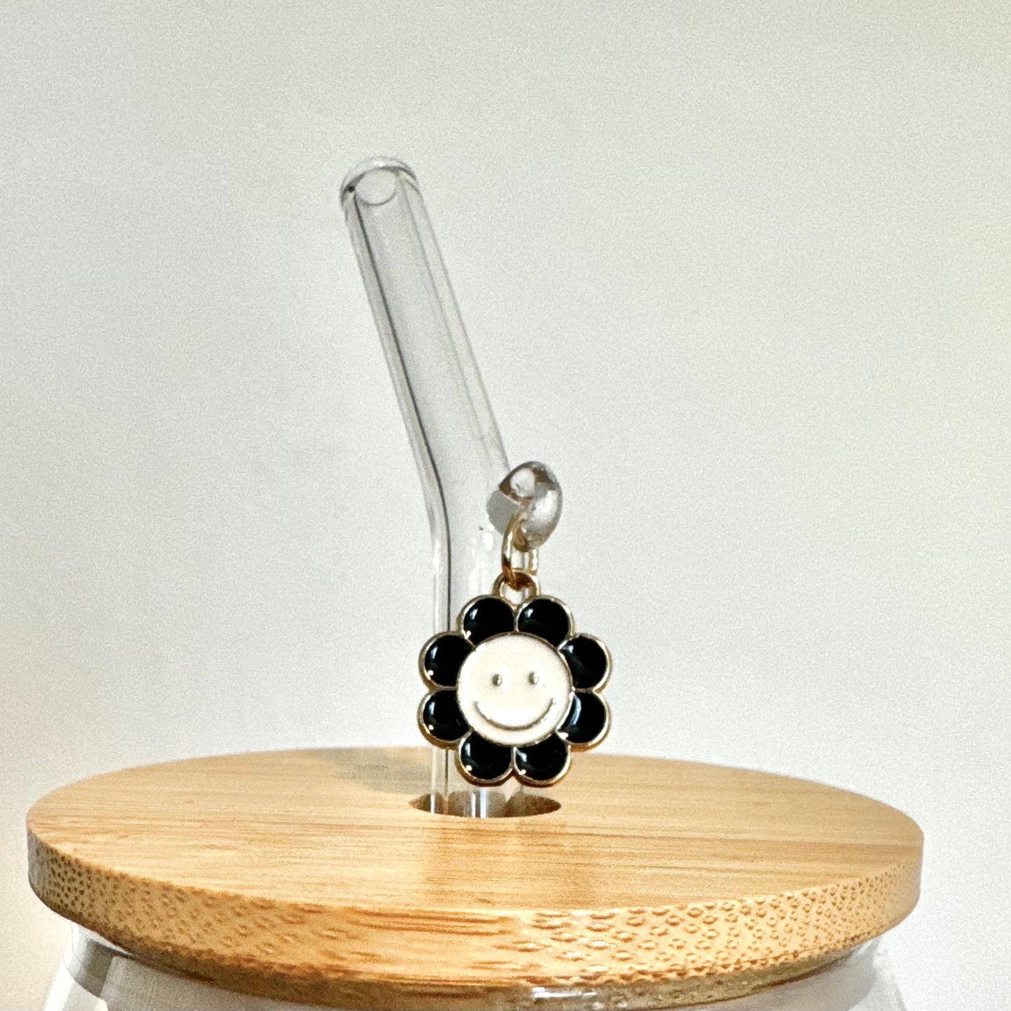 Black Smiling Flower Glass Straw